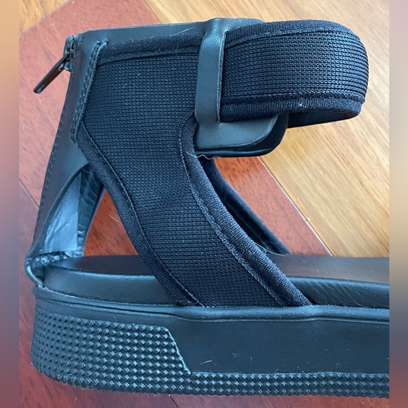 MIA Black Reed Platform Sandals - Picture 7 of 9